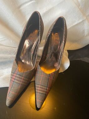 Pointed-Toe Plaid Women’s Heels in Brown Plaid